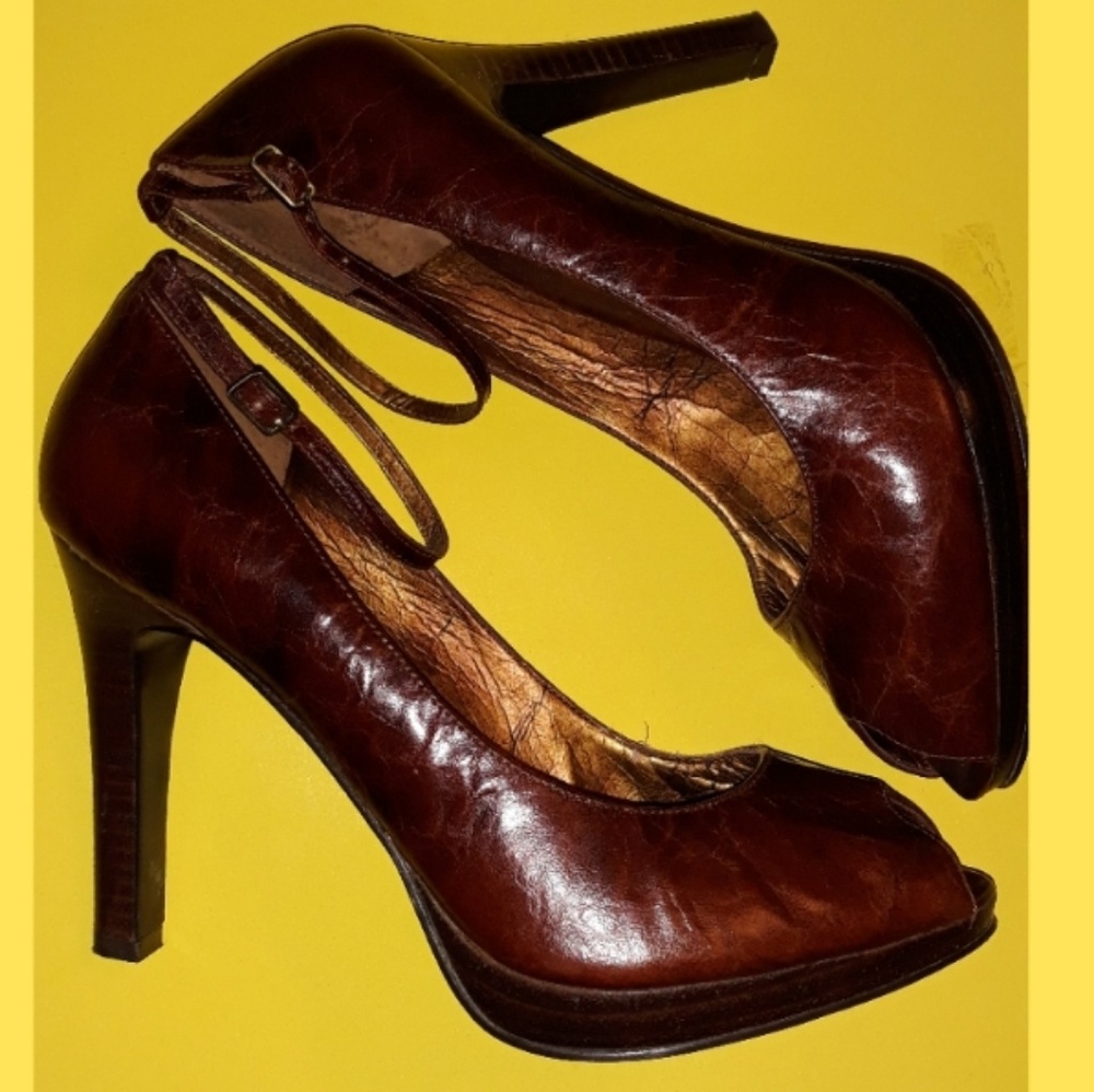EUC Nine West Peeptoe